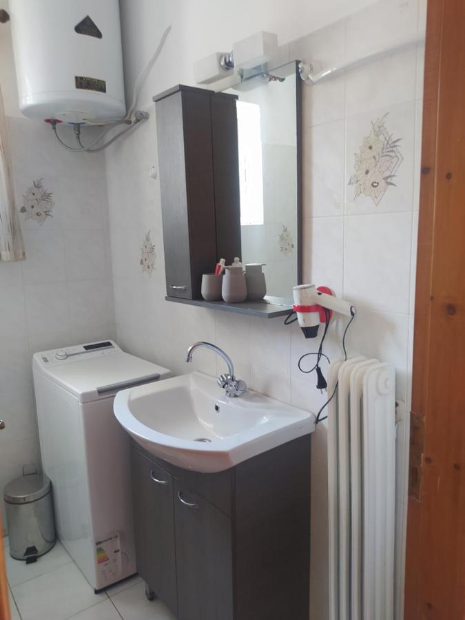 Anestis Apartment Akráta Buitenkant foto